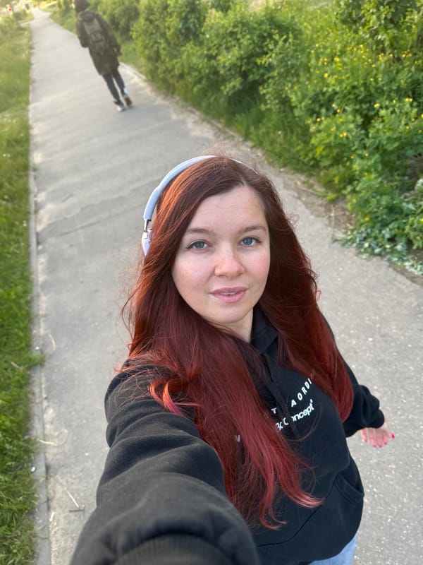 Woman documents afternoon with selfies in Vladimir, Russia