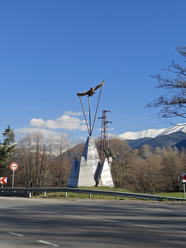 Mountain-themed monument observed in Razlog, Bulgaria