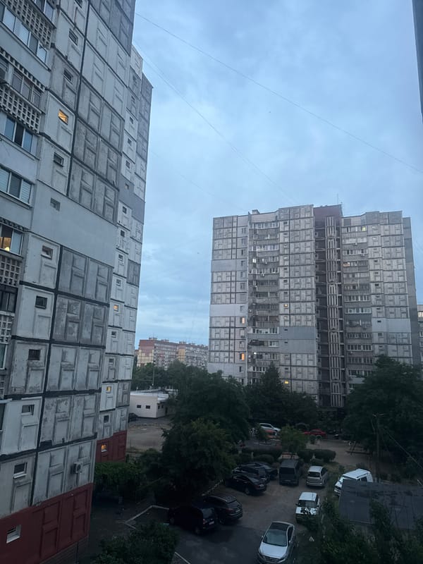 Everyday moments around a Dnipro apartment complex