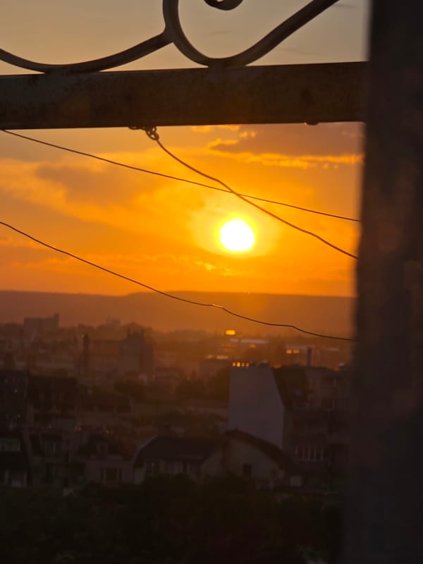 Evening sunset documented across Varna, Bulgaria by multiple witnesses
