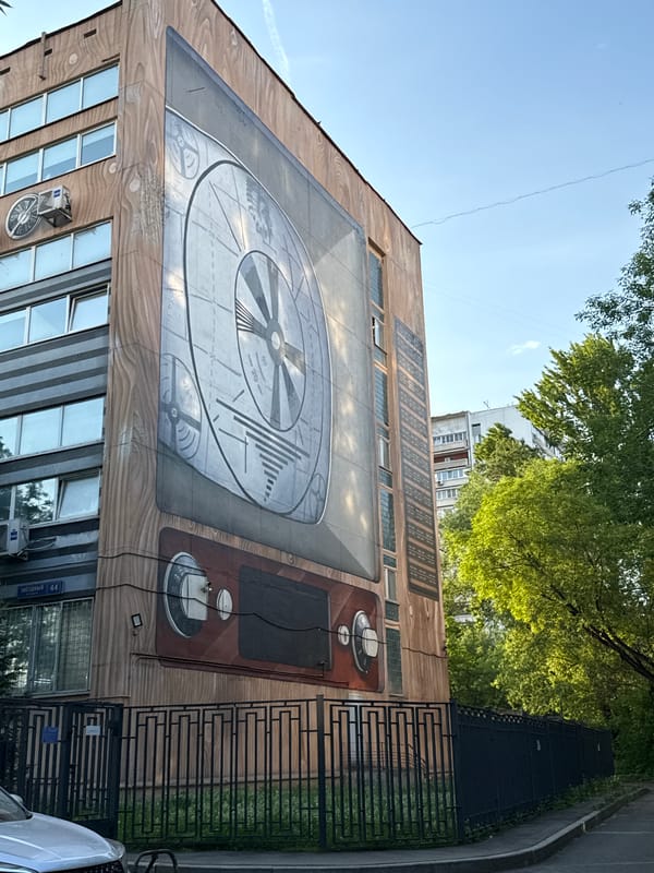 Everyday Moscow area scenes captured during afternoon hours