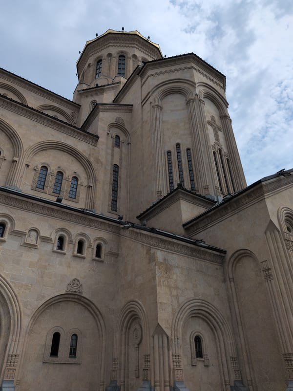 Tbilisi landmarks: Sameba Cathedral and old-town streets