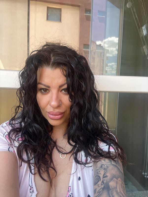 Woman documents morning routine through selfies in Plovdiv