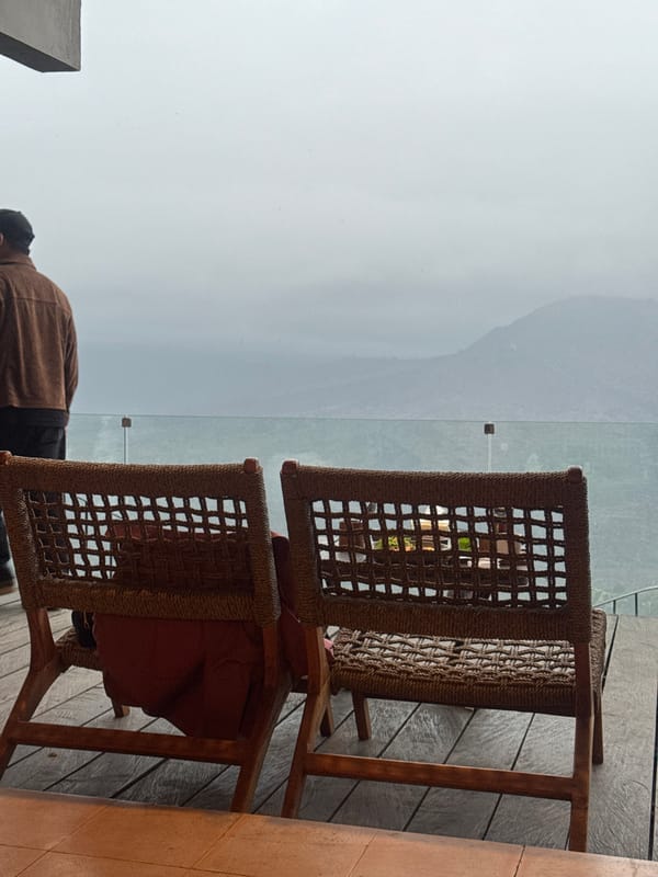 Misty lakeside café stop in Kintamani with volcanic views