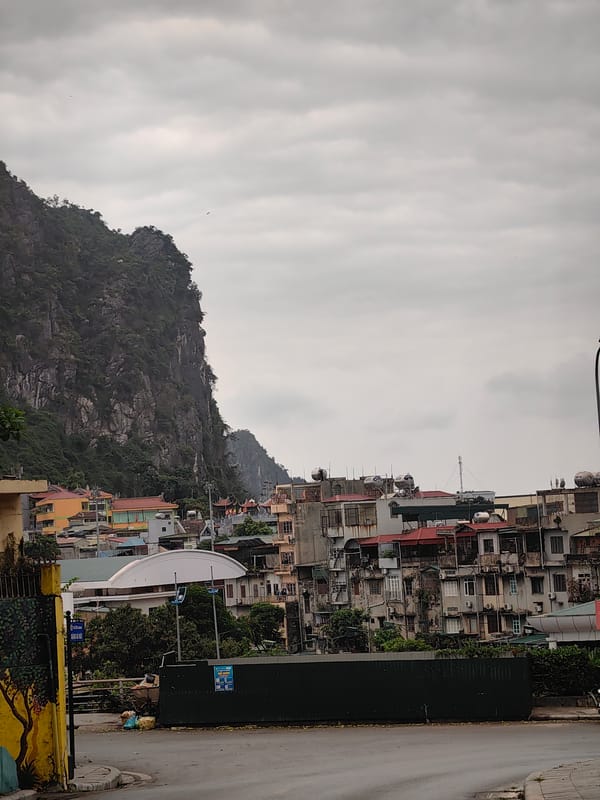 Morning street scenes documented in Hong Gai Ward, Vietnam