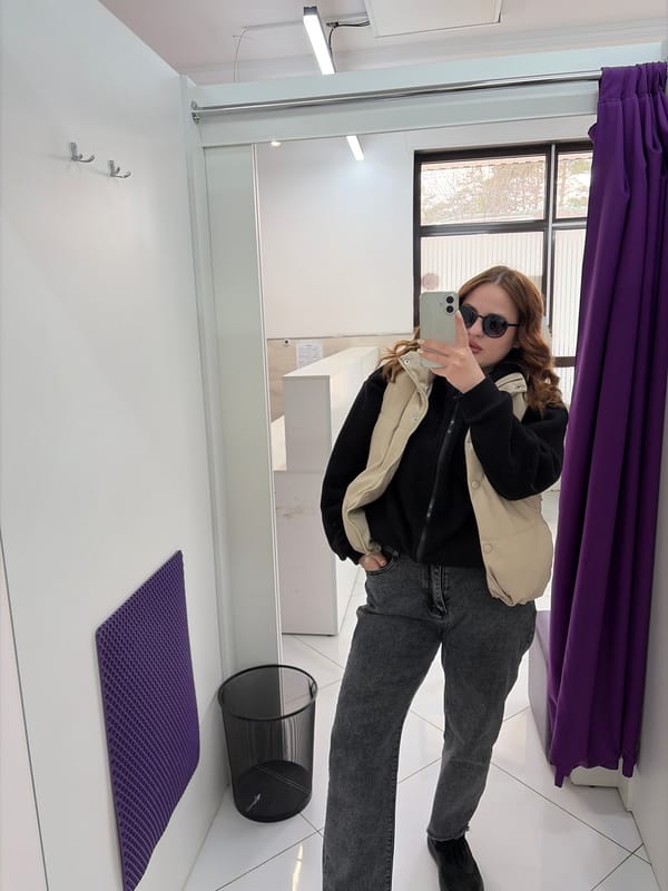 Woman documents morning outing across Novopokrovskaya venues