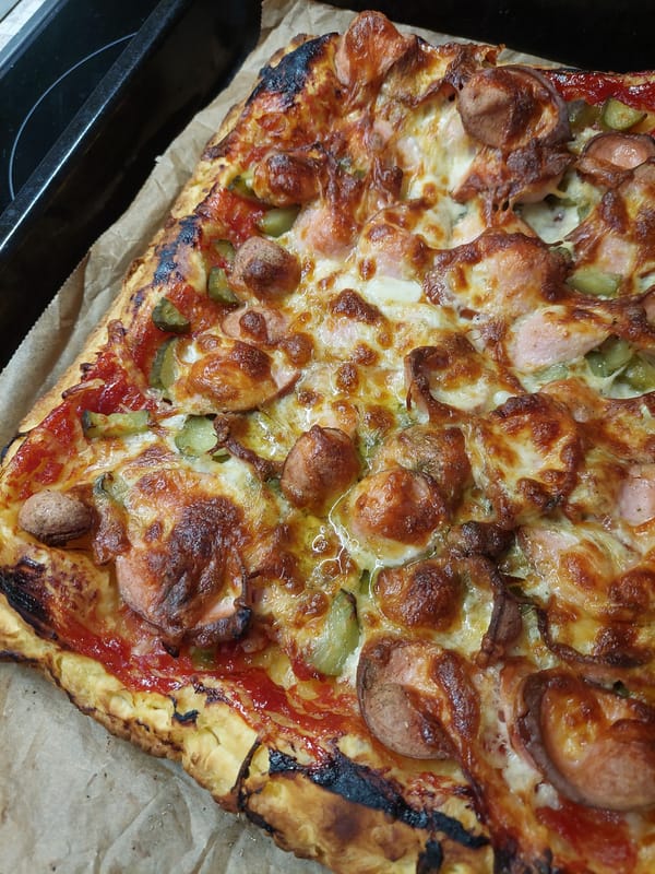 Morning meal documented in Plovdiv includes homemade pizza, fruit