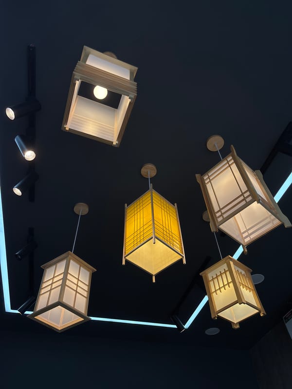 Kitchen tools, lighting fixtures displayed at Đà Nẵng retail venue