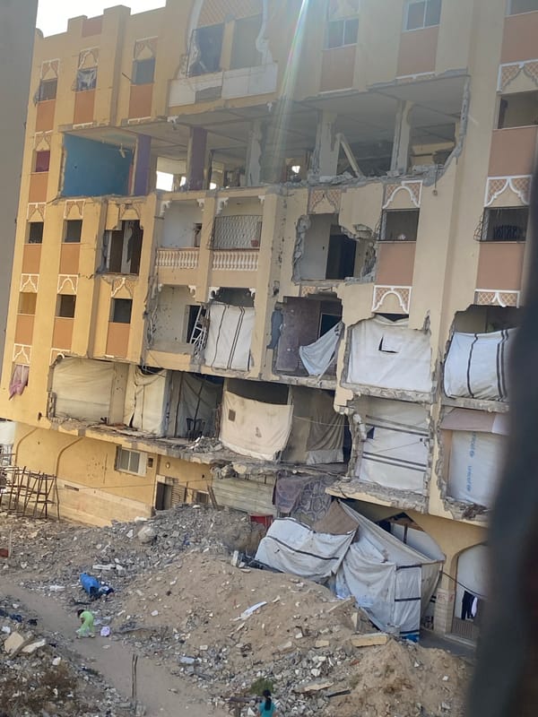 Witnesses document widespread building damage, displacement in Khan Yunis