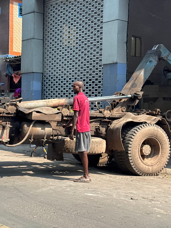 Man spotted near industrial truck on Kolkata street
