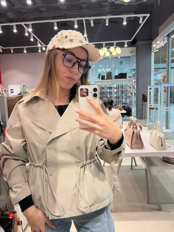 Morning shopping activities documented across Izhevsk retail locations