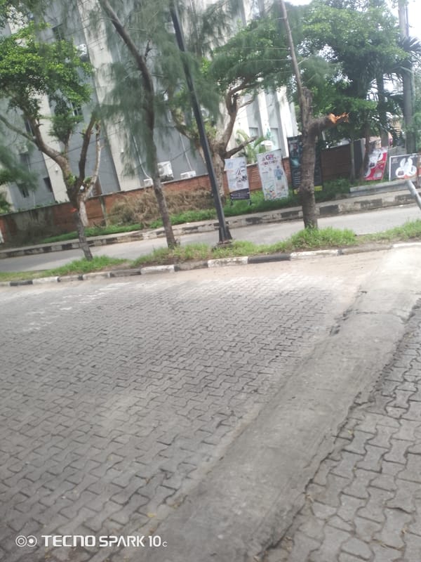 Street-level tour of a residential corner in Lekki, Nigeria