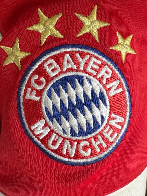 Personal items documented: euros, vapes, Bayern Munich merchandise