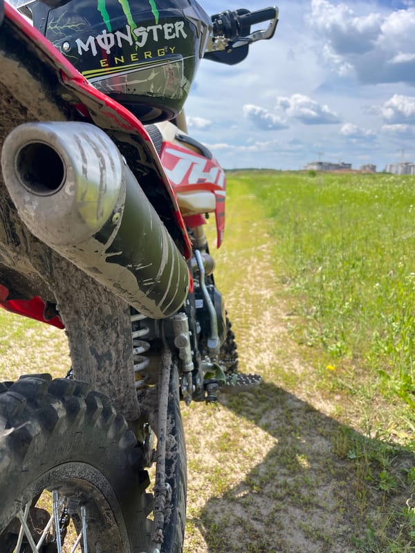 Dirt bike spotted on rural path near Vasilyevo
