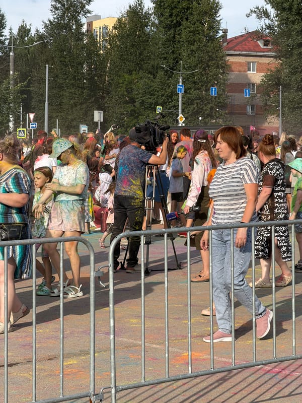 Color powder festival draws crowds in central Perm