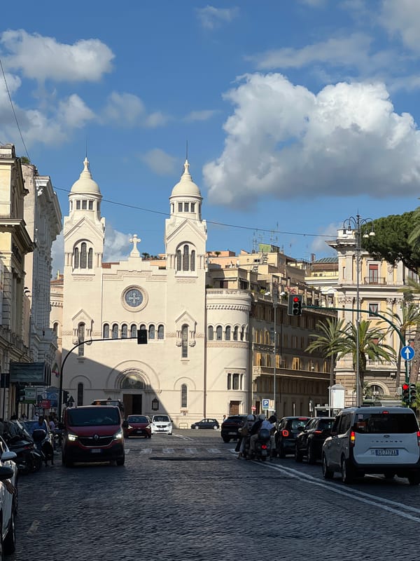 Rome street scenes documented across central districts Friday afternoon