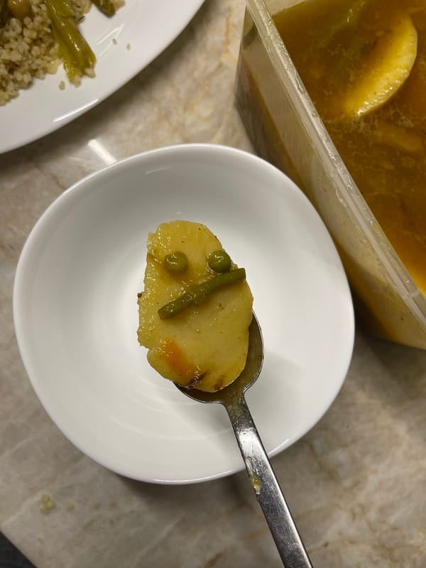Vegetable stew served in Jisr az-Zarqa