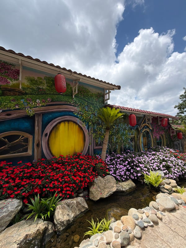 Morning tour through Da Lat's Fairytale Land and Cam Ly attractions