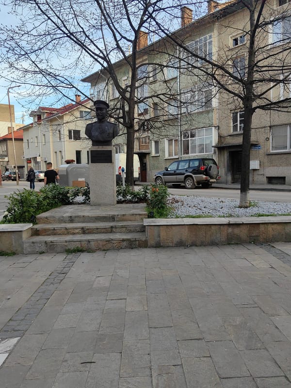 Bronze military monument documented in Sevlievo, Bulgaria