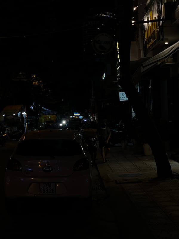 Tourist explores Nha Trang nightlife, documents local food and landmarks
