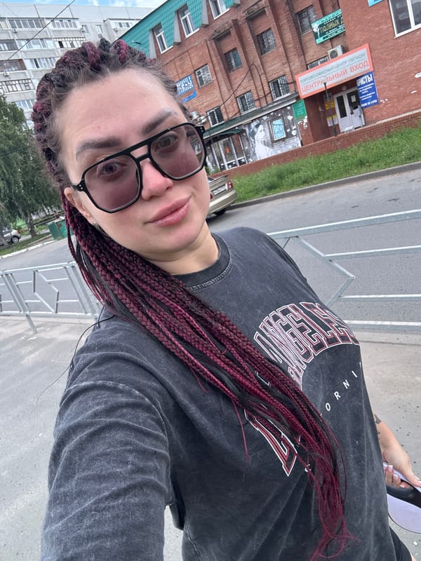 Casual moments in Tolyatti, dog selfie and street scenes