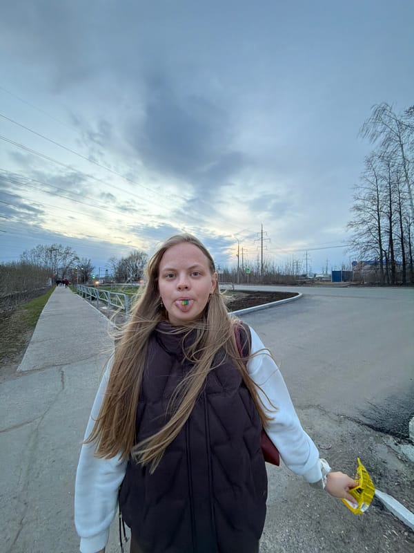 Woman photographed outdoors in Chaikovsky, Russia