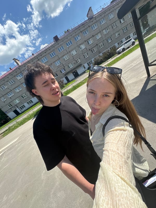 Young couple documents morning routine through selfies in Perm