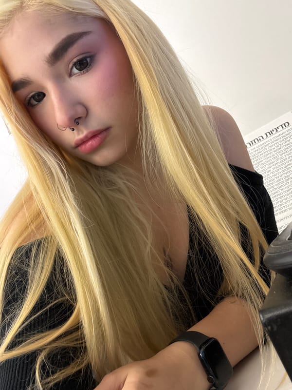 Portrait captured in Tel Aviv shows blonde-haired person