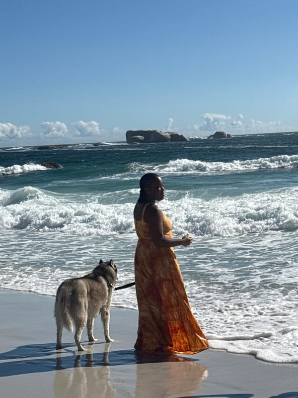 Cape Town beachgoers enjoy sunny day with mountain backdrop