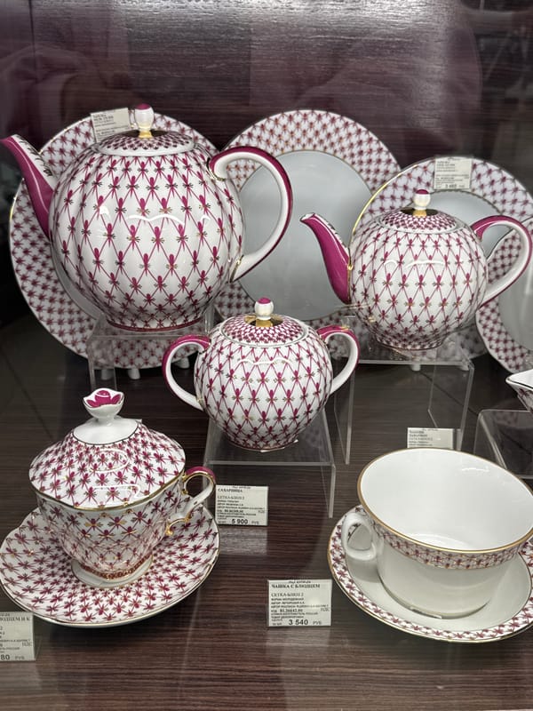 Porcelain shopping district documented in Saint Petersburg afternoon stroll