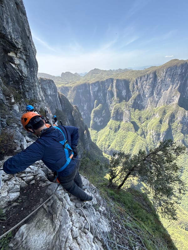 Climber tackles Via Ferrata route in Yongding District