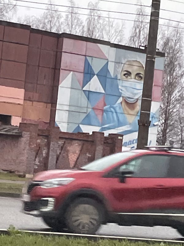 Medical worker mural spotted on Izhevsk building