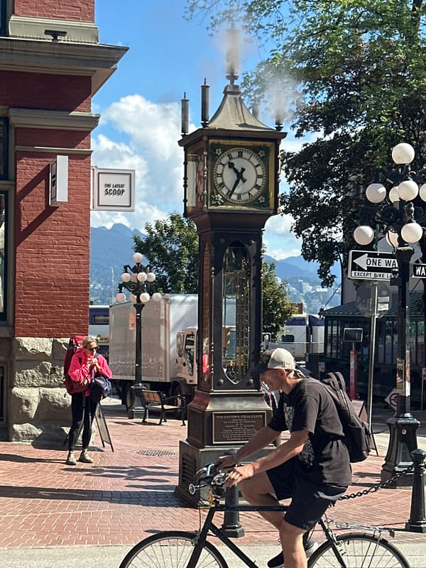 Vancouver's Gastown Steam Clock draws afternoon crowd