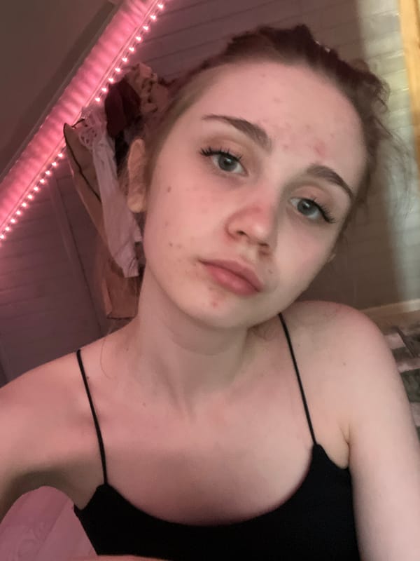 Bedroom selfies and plush toy photos in Ashkadar, Russia