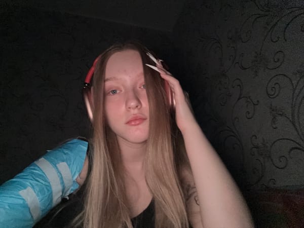 Woman records multiple selfie videos in Saratov apartment