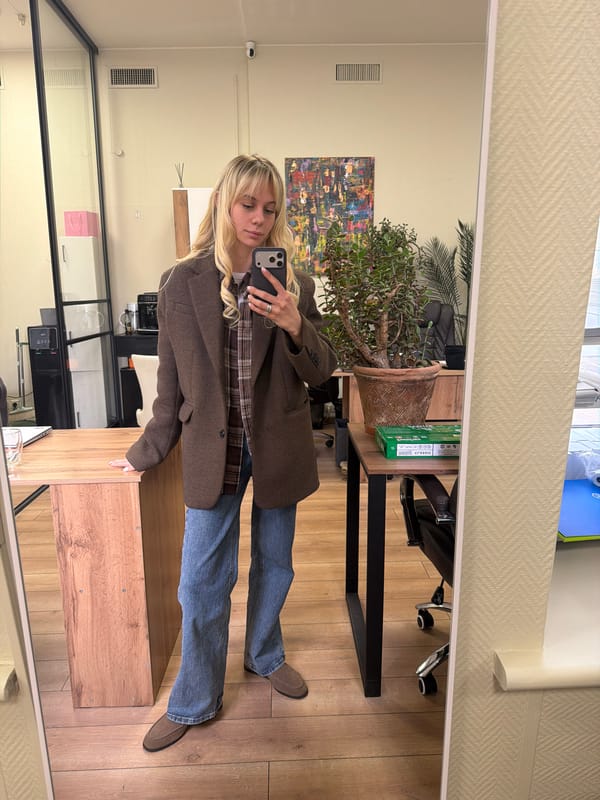 Woman documents restaurant meal with selfies in Moscow