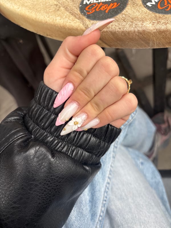 Casual scenes documented in Plovdiv: decorated nails, gym interior