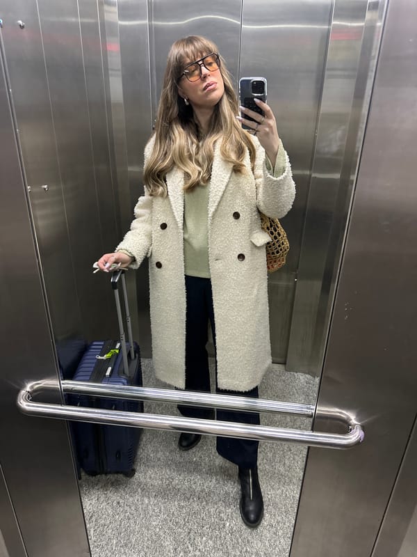 Person takes elevator selfie in Tbilisi