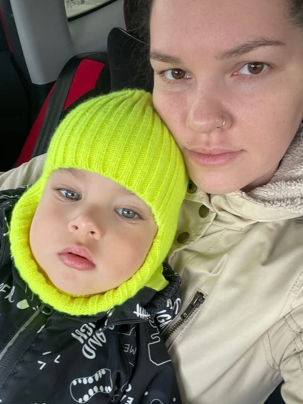 Morning scenes captured in Izhevsk show family moment, street view