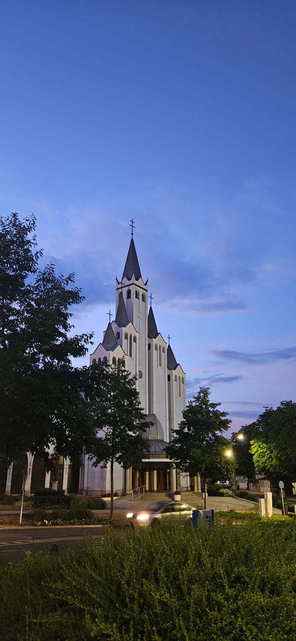 Dusk stroll through Hévíz landmarks, churches, and civic details