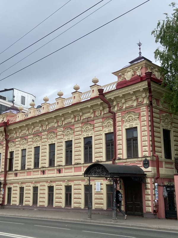 Witness documents Kazan streetscapes and architecture during afternoon walkabout