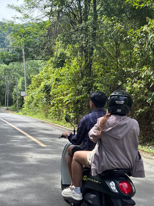 Morning motorcycle traffic observed on Pa Khlok road