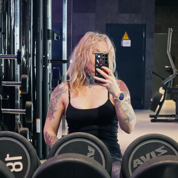 Woman takes gym selfie in Saint Petersburg