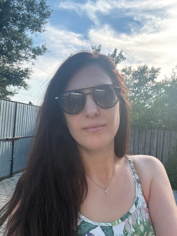 Afternoon snapshots of flowers and a selfie in Kurgan