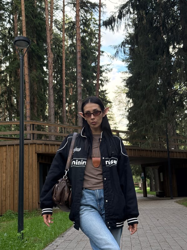 Casual photo session documented in Votkinsk park area