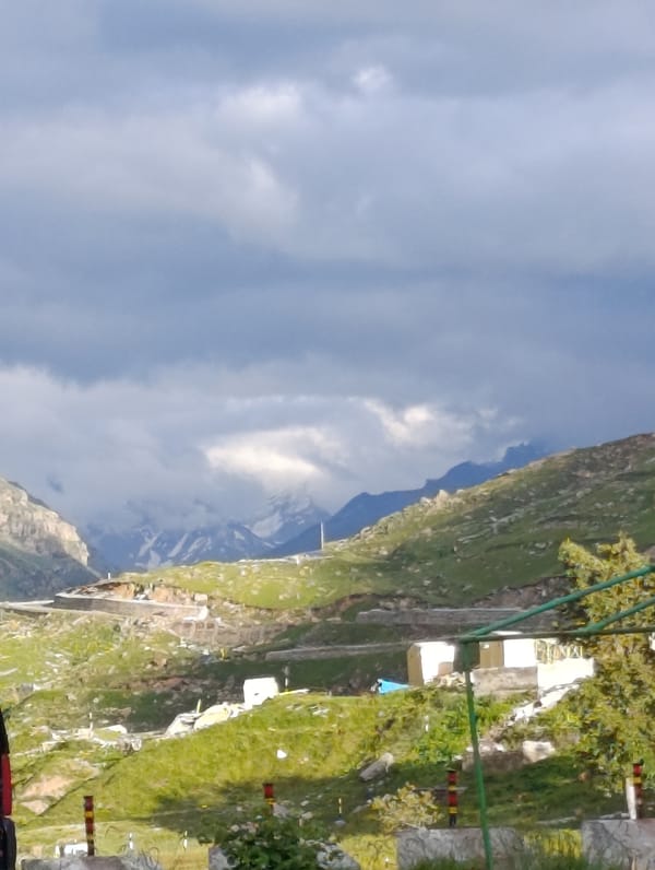 Mountain valley road and river scenes in Damphug, Himachal Pradesh