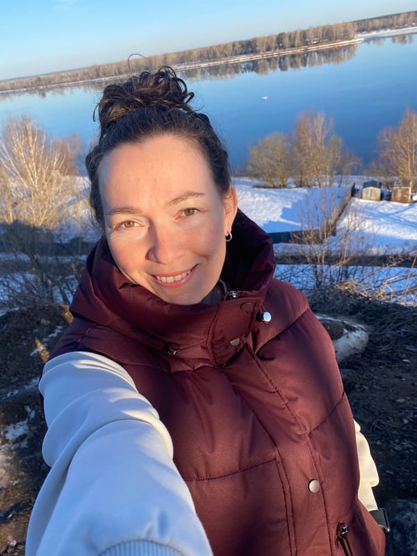 Winter selfie and moss documentation captured in Ольховка