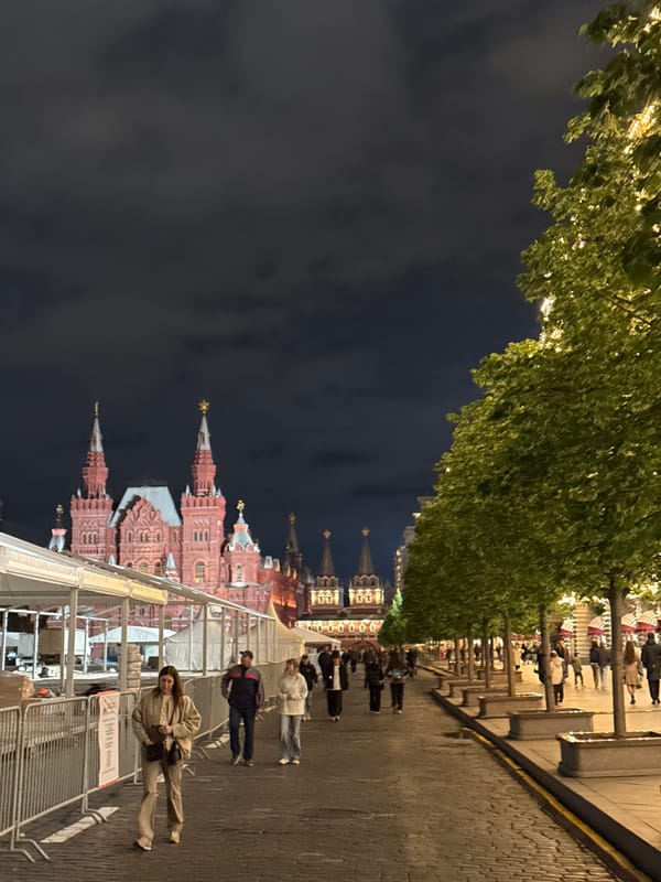 Evening stroll captures Moscow's illuminated Red Square district