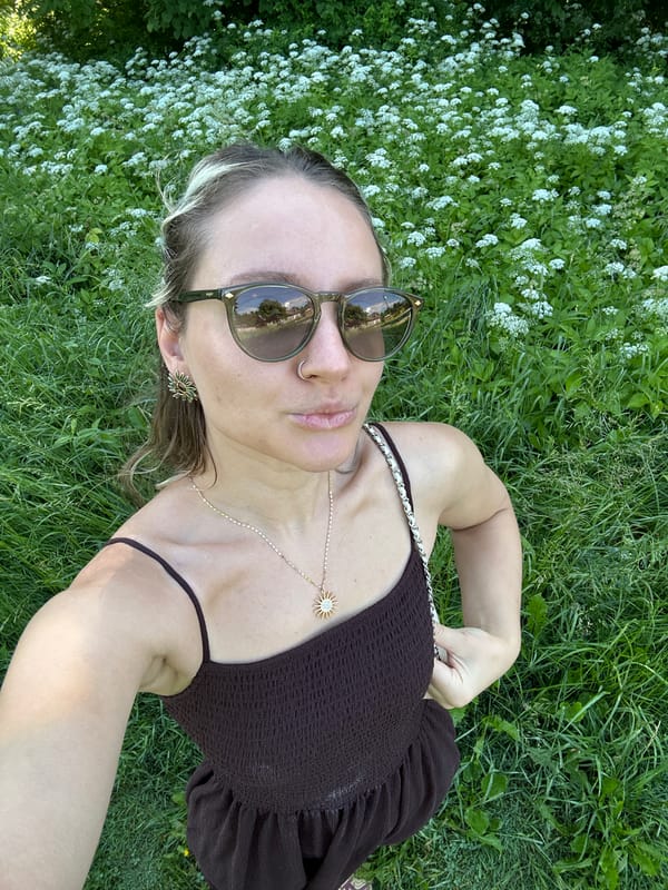 Summer morning in Slantsy: flowers, selfies, and blue skies