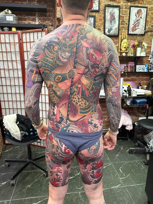 Man with full-body Japanese tattoos spotted in Moscow